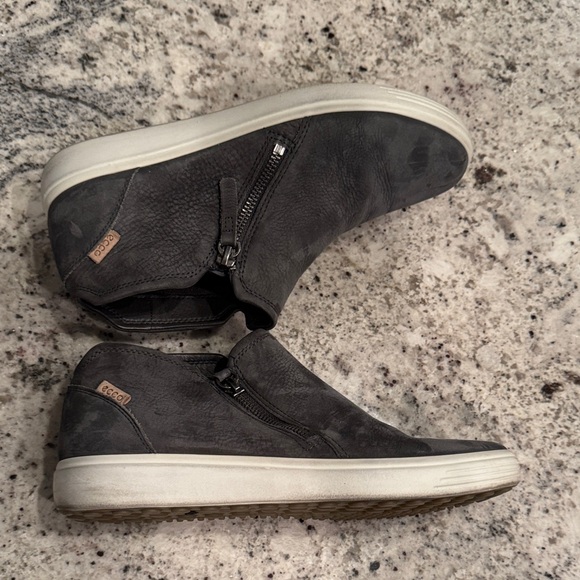 ECCO Women's Dark Gray Booties with White Sole - Picture 7 of 10